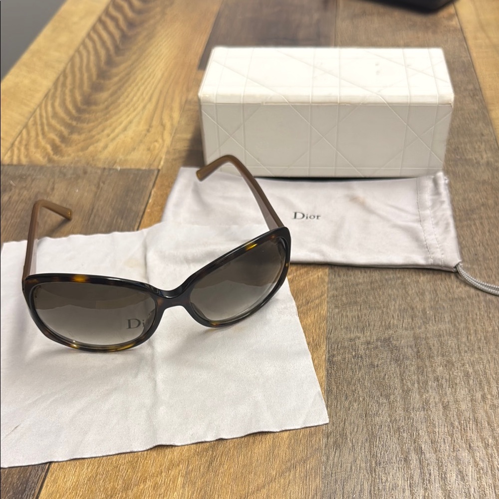 Dior Brown Cat-Eye Tortoise Sunglasses